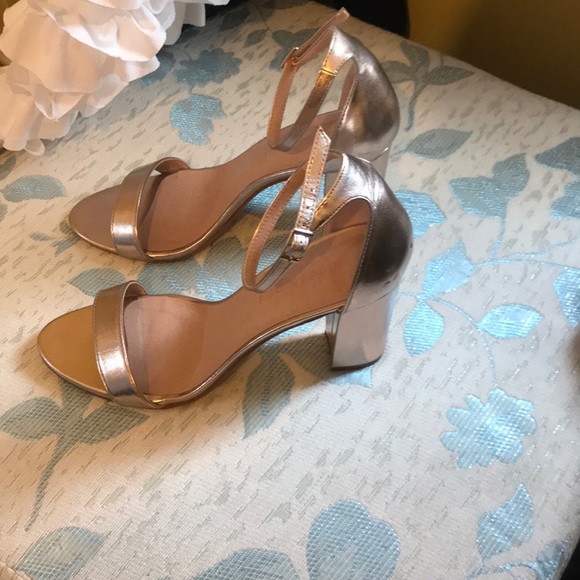 Gorgeous ankle strap Steve Madden heels - Picture 2 of 4